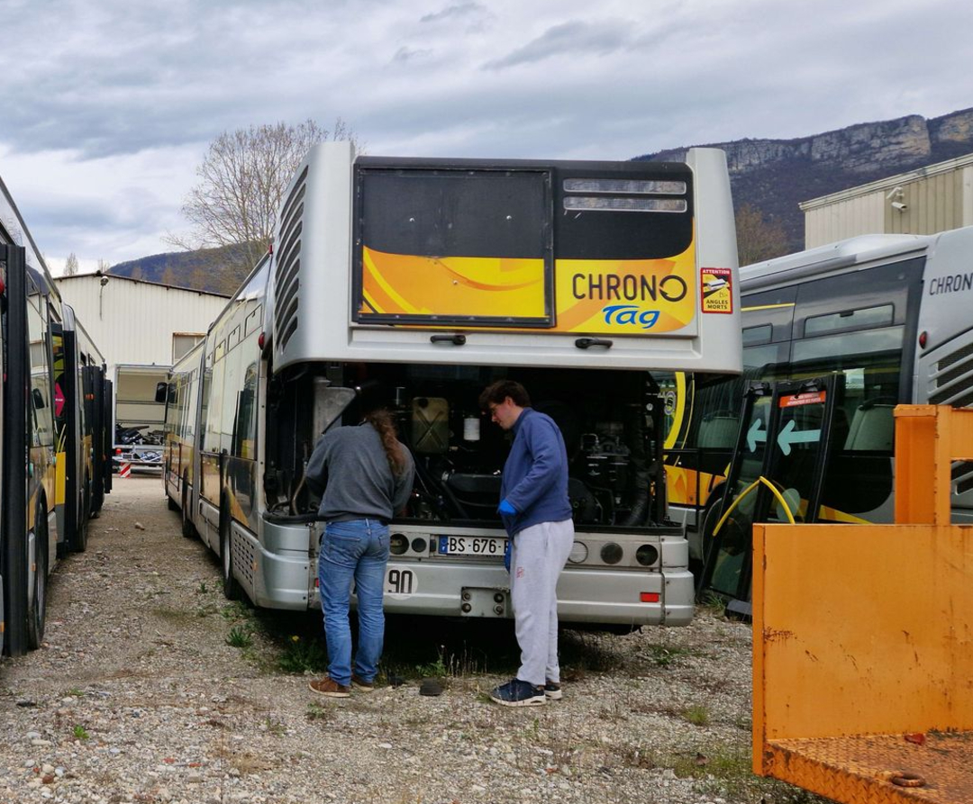 Démontage d'un Citelis © Association Ami'Bus